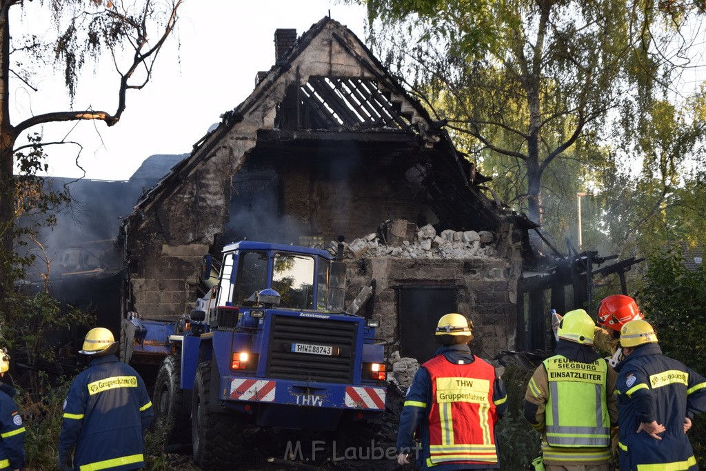 Grossfeuer Einfamilienhaus Siegburg Muehlengrabenstr P0961.JPG - Miklos Laubert